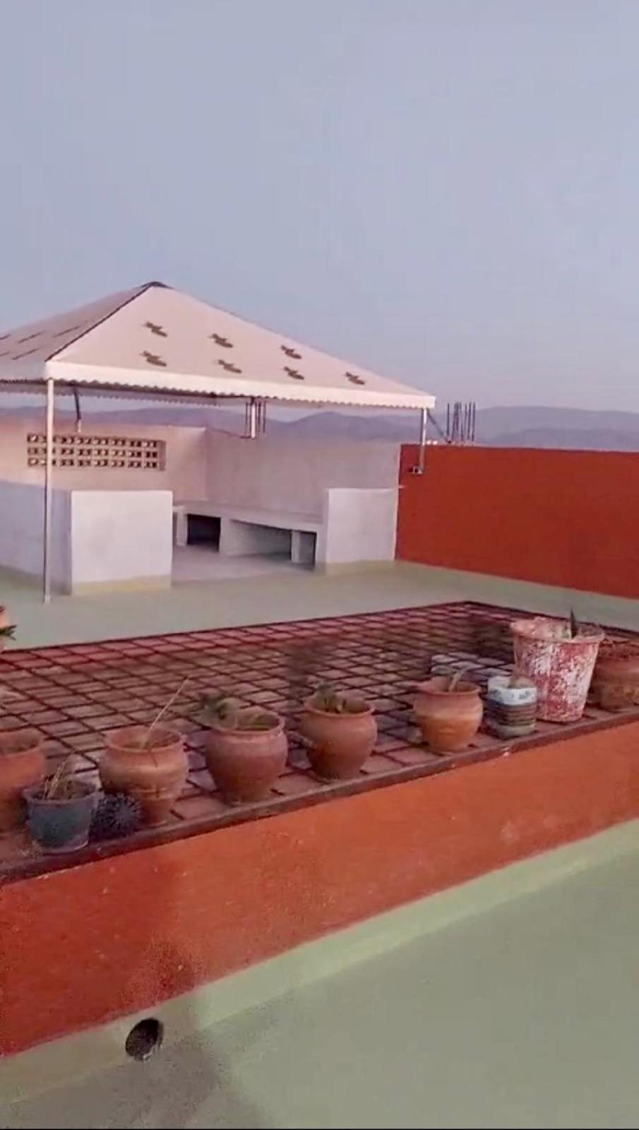 Karaz Homestay Grand Appartement Avec Rooftop Monte Arrouit Exterior foto